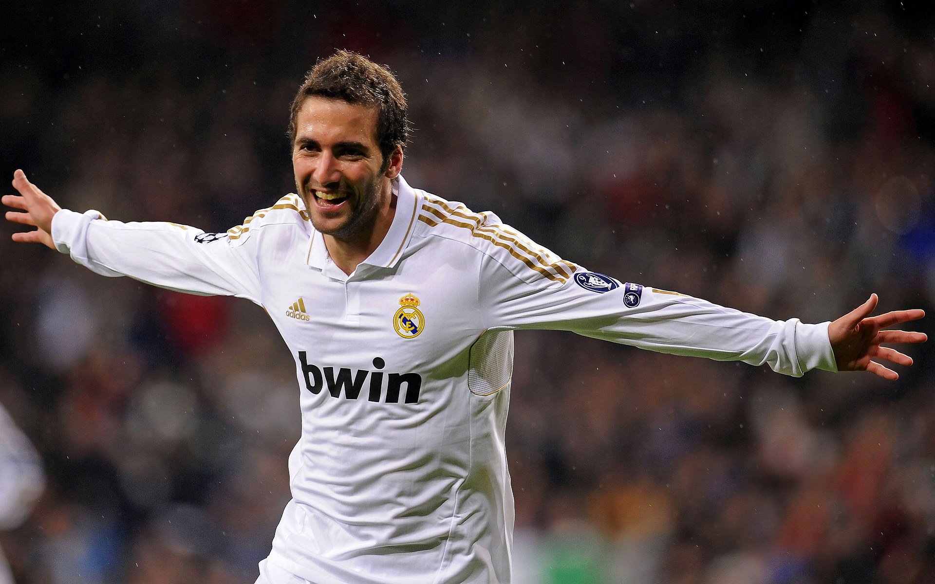 开云直播平台-悲剧从第5分钟开始，格列兹曼的闪电双响，撕碎海港的最后一道遮羞布，格列兹曼闪电双响，海港防线5分钟崩盘